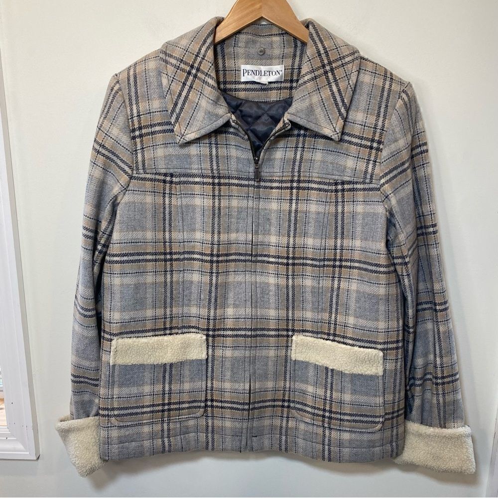 ‎Vintage Pendleton wool plaid gray/tan neutral jacket with Sherpa detail